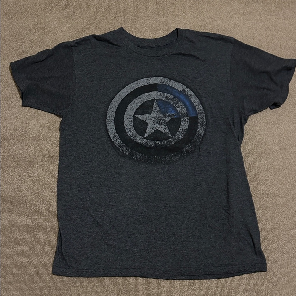 Marvel Captain America Shield Gray Graphic Short Sleeve T Shirt Men's medium